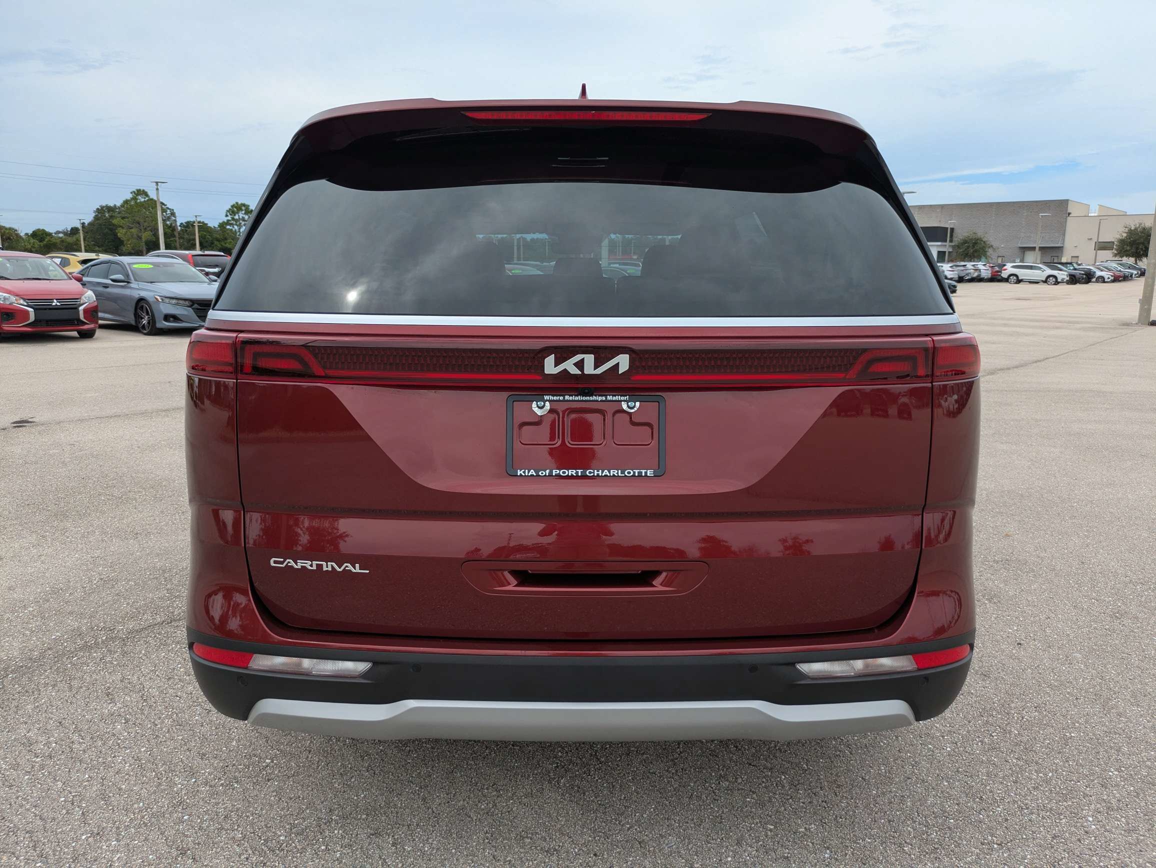 Certified 2024 Kia Carnival LX FWD image 5