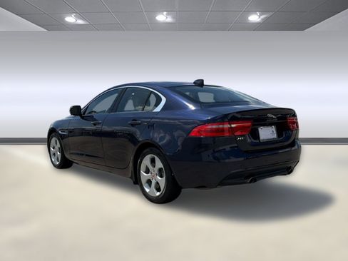 Used 2018 Jaguar XE RWD image 3