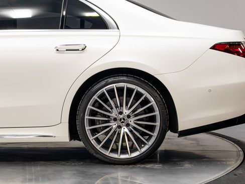 Used 2023 Mercedes-Benz S 580 4MATIC Sedan w/ AMG Line image 40