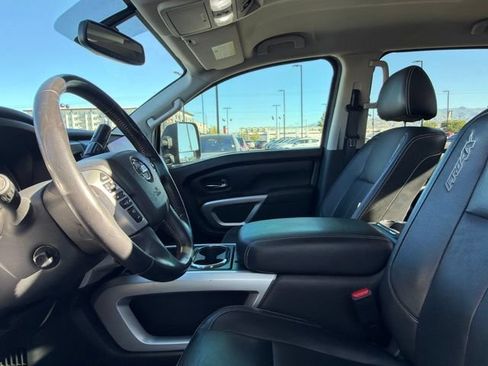 Used 2018 Nissan Titan PRO-4X w/ Pro-4x Convenience Package AWD/4WD image 20