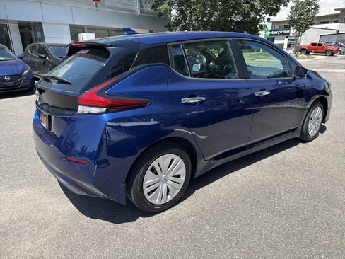 Certified 2025 Nissan Leaf S FWD image 9