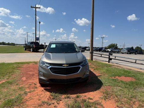 Used 2018 Chevrolet Equinox LT image 4