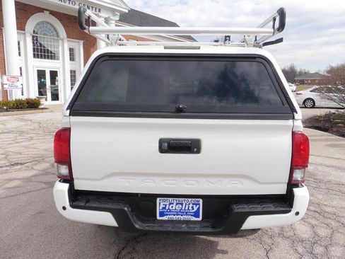 Used 2022 Toyota Tacoma SR image 27