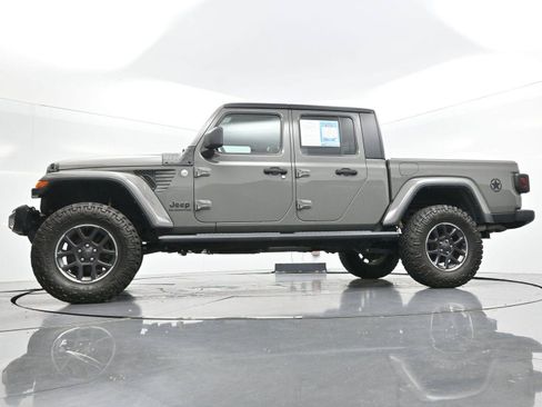 Used 2022 Jeep Gladiator Overland w/ Popular Equipment Package AWD/4WD image 40