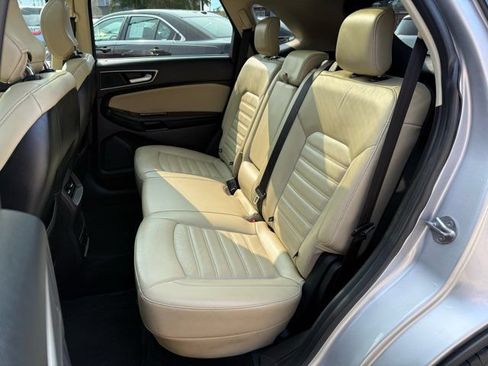 Used 2018 Ford Edge SEL w/ Equipment Group 201A AWD/4WD image 17