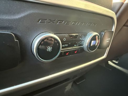 Used 2024 Ford Expedition Max Limited image 20