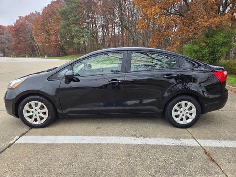Used 2013 Kia Rio LX w/ PWR Pkg image 4