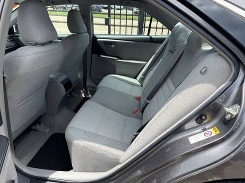Used 2016 Toyota Camry LE FWD image 19