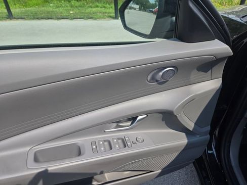 Used 2024 Hyundai Elantra SEL FWD image 15