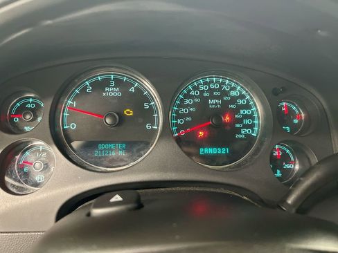 Used 2007 Chevrolet Tahoe LTZ w/ LTZ Preferred Equipment Group AWD/4WD image 12