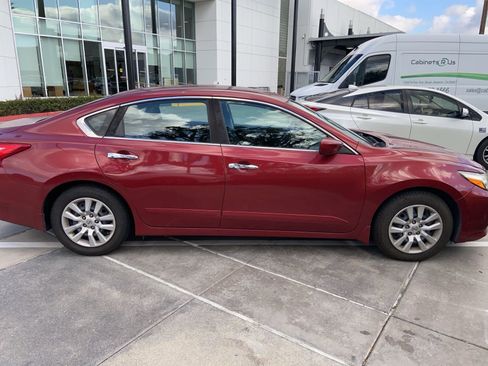 Used 2016 Nissan Altima 2.5 S w/ Power Driver Seat Package image 7