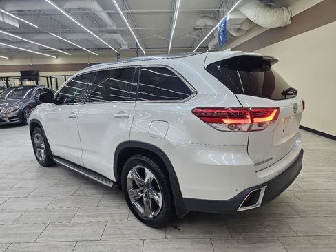 Used 2019 Toyota Highlander Limited Platinum FWD image 8