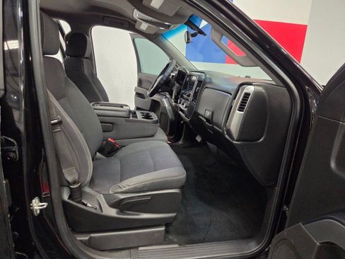 Used 2018 Chevrolet Silverado 1500 LT w/ LT Eassist Package image 8