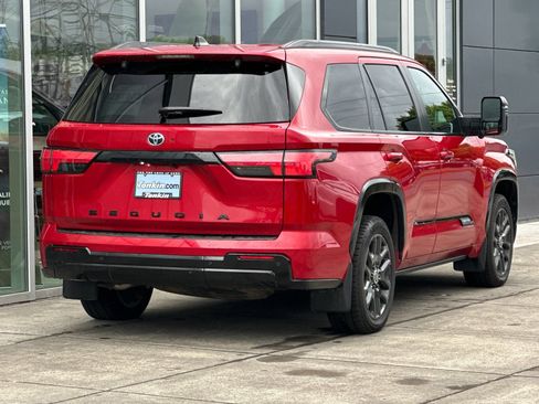 Used 2024 Toyota Sequoia Platinum AWD/4WD image 3