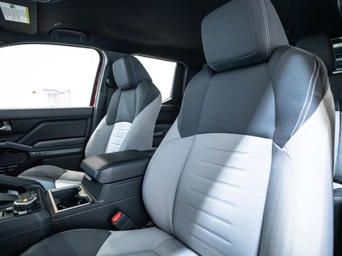 Certified 2025 Toyota Tacoma TRD Off-Road image 6