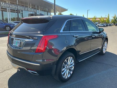 Used 2017 Cadillac XT5 Platinum w/ Driver Assist Package AWD/4WD image 7