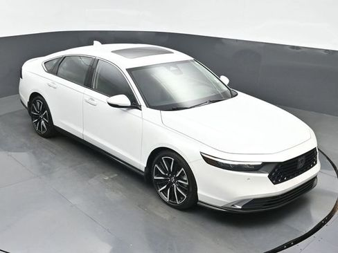 Certified 2023 Honda Accord Touring image 35