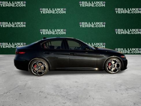 Used 2022 Alfa Romeo Giulia Veloce image 3