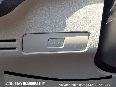 Used 2026 Volvo XC40 B5 Plus w/ Protection Package Premier AWD/4WD image 24