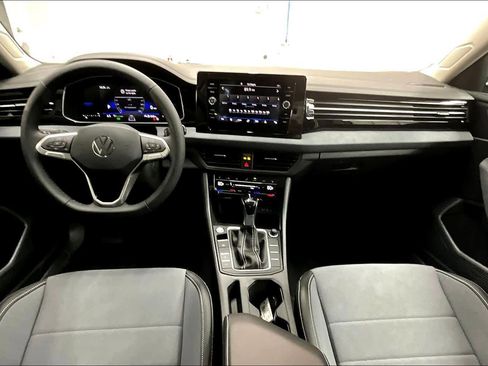 New 2026 Volkswagen Jetta SE image 7