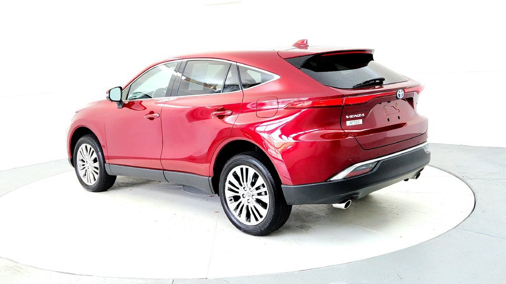 Certified 2024 Toyota Venza XLE AWD/4WD image 4