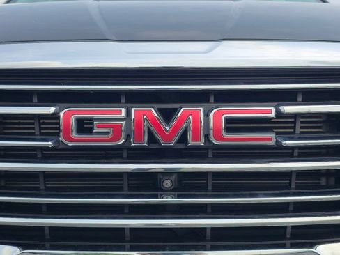 Certified 2022 GMC Terrain SLT w/ Tech Package AWD/4WD image 32