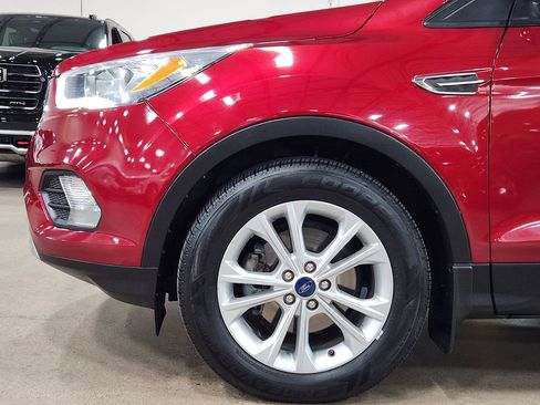 Used 2019 Ford Escape SEL image 5