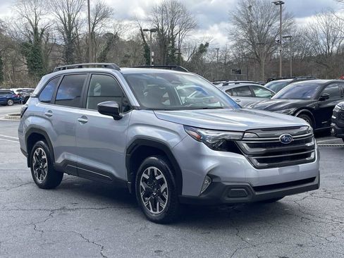 Certified 2025 Subaru Forester Premium image 5