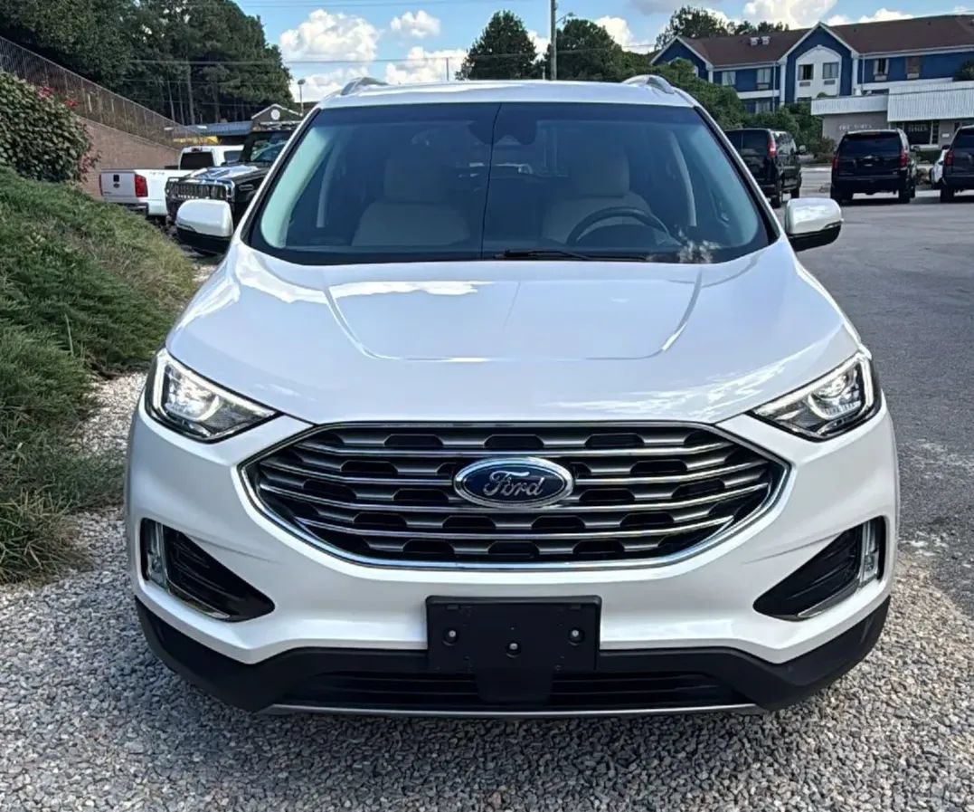 Used 2019 Ford Edge Titanium w/ Cold Weather Package AWD/4WD image 7