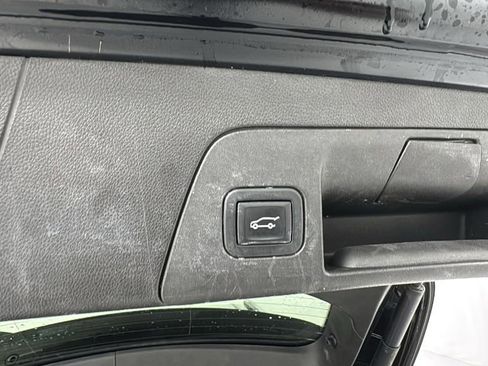 Used 2021 Buick Envision Essence w/ Technology Package I image 16