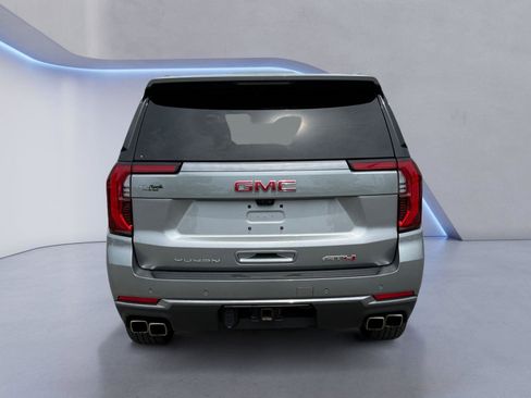 Used 2025 GMC Yukon AT4 w/ AT4 Premium Package AWD/4WD image 4