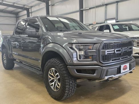 Used 2018 Ford F150 Raptor w/ Equipment Group 802A Luxury AWD/4WD image 3