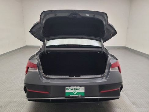 Used 2025 Hyundai Elantra SEL FWD image 29