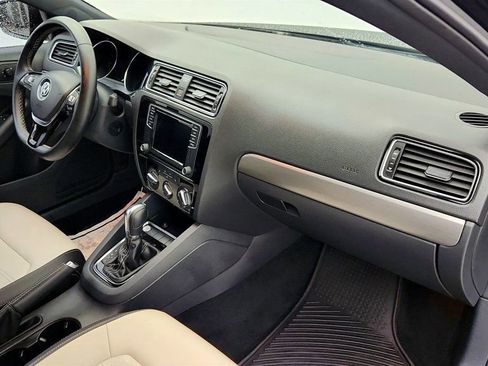 Used 2016 Volkswagen Jetta Sport w/ Lighting Package image 21