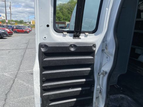 Used 2018 Chevrolet Express 2500 w/ Driver Convenience Package RWD image 18