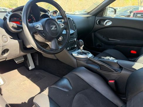 Used 2016 Nissan 370Z Touring image 15
