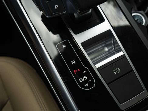 Used 2024 Audi Q8 Premium Plus AWD/4WD image 28