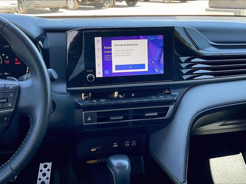 Used 2025 Toyota Camry SE w/ Convenience Package FWD image 6