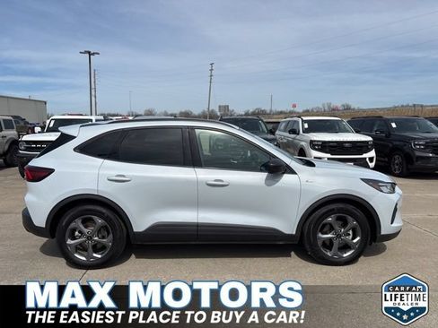 Used 2025 Ford Escape ST-Line FWD image 5