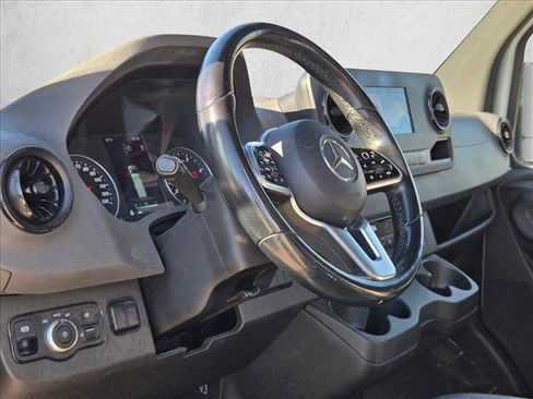 Used 2021 Mercedes-Benz Sprinter 2500 image 7