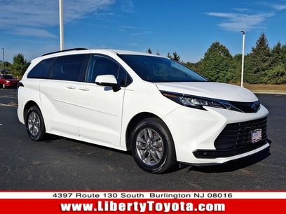 Used 2022 Toyota Sienna LE