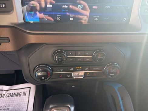 Used 2023 Ford Bronco Outer Banks image 9