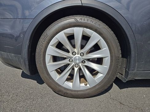 Used 2018 Tesla Model X 75D image 9