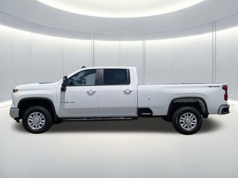 Used 2025 Chevrolet Silverado 3500 LT w/ Safety Package AWD/4WD image 2