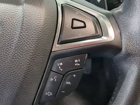 Used 2017 Ford Fusion SE w/ Fusion SE Technology Package image 38