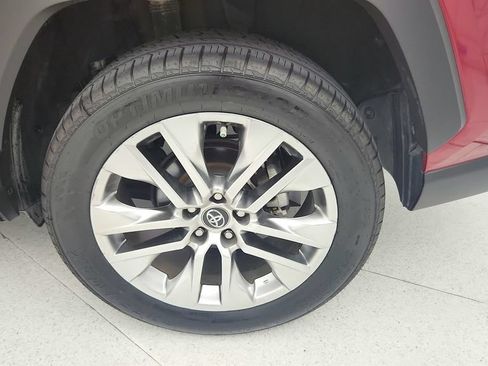 Used 2021 Toyota RAV4 XLE Premium FWD image 22