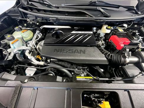 Used 2023 Nissan Rogue SV AWD/4WD image 9