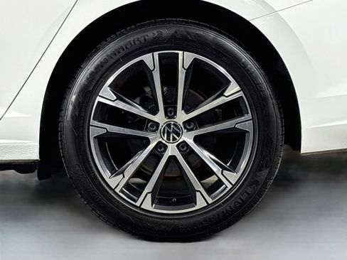 Certified 2023 Volkswagen Jetta Sport FWD image 32