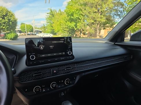 Certified 2025 Honda HR-V Sport image 17