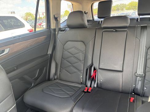 Used 2026 Volkswagen Atlas SE AWD/4WD image 40